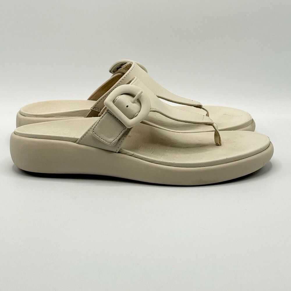 Vionic Activate RX Leather Flip Flop Sandals in Cream Off White - Women’s US 7W
